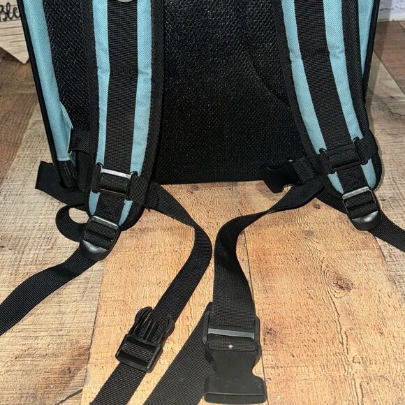 APOLLO WALKER Pet Carrier Backpack for Small Cats and Dogs - Picture 14 of 16